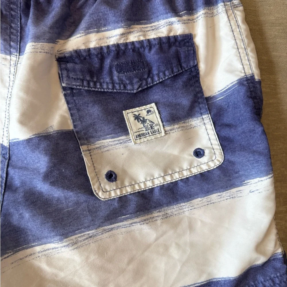 American Eagle men’s small blue and white striped swim trunks board shorts